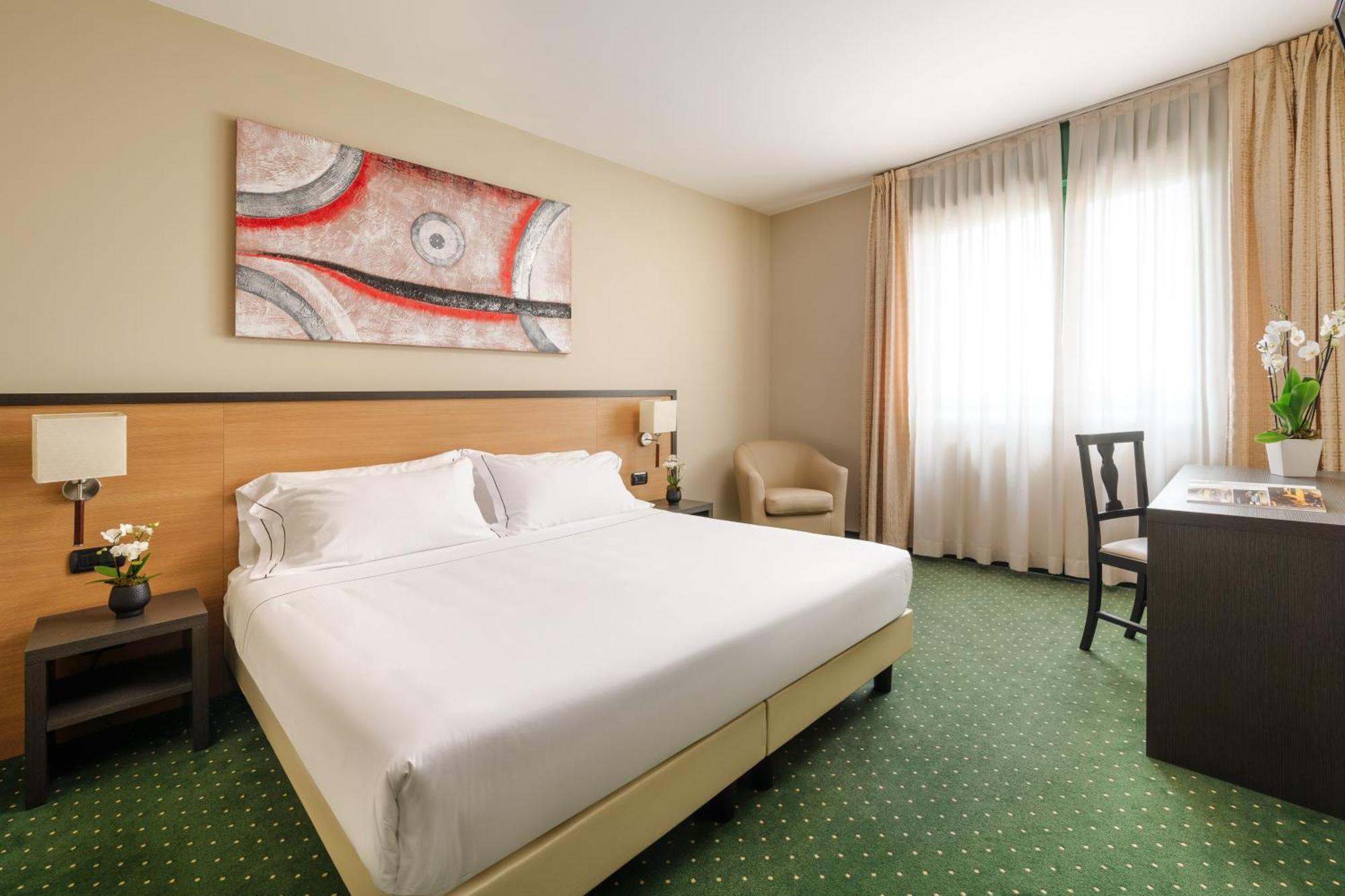 Hotel King, By R Collection Hotels Varedo Exterior foto
