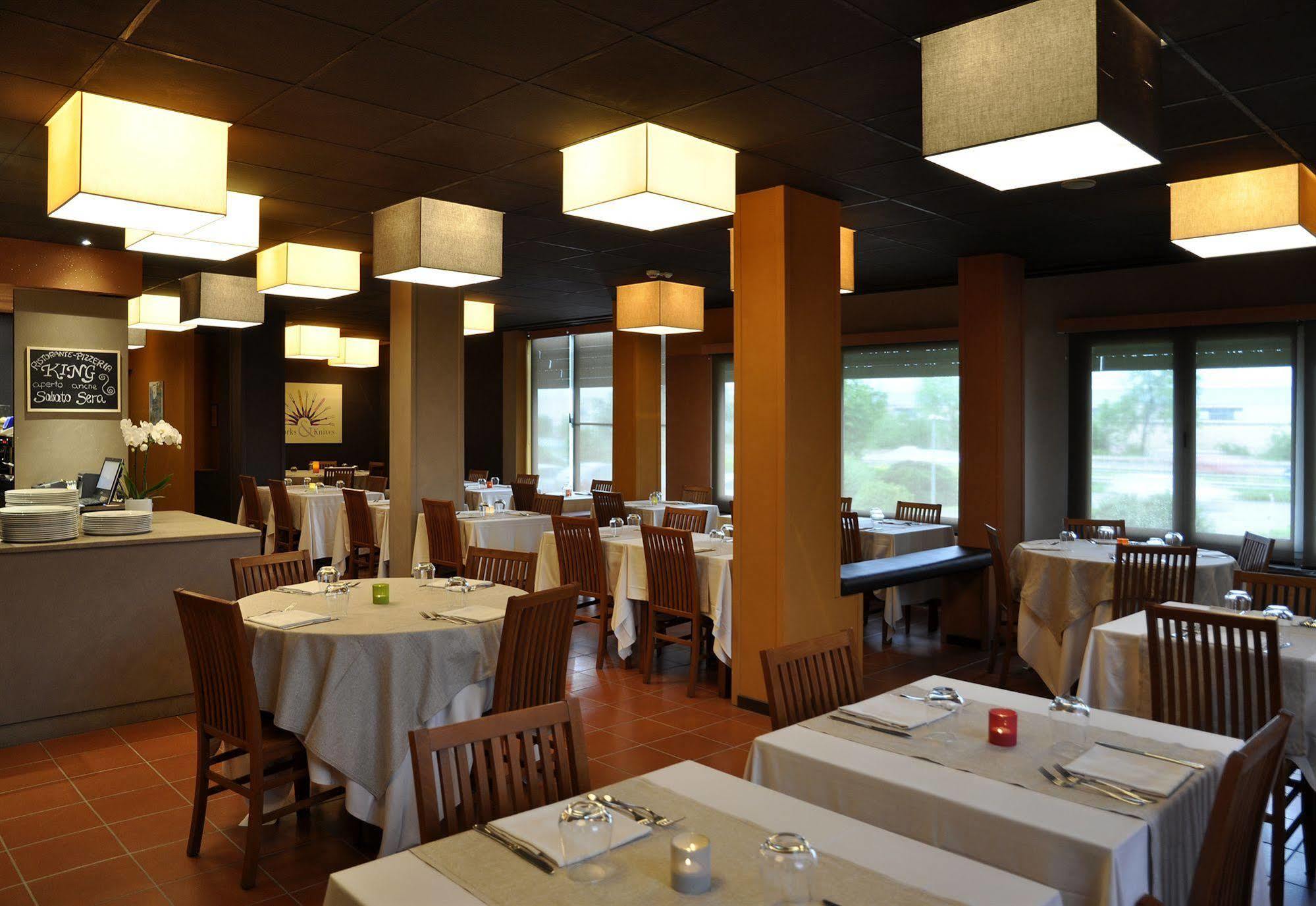 Hotel King, By R Collection Hotels Varedo Exterior foto
