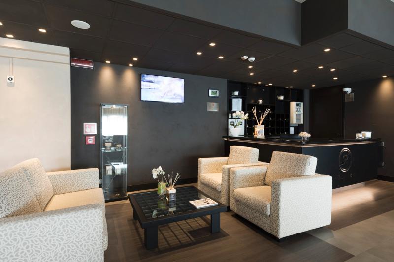 Hotel King, By R Collection Hotels Varedo Exterior foto